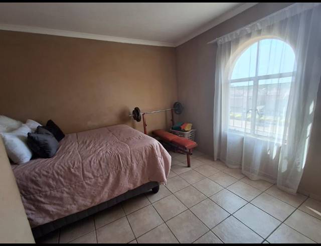 2 BEDROOM APARTMENT FOR SALE IN THE ORCHARDS